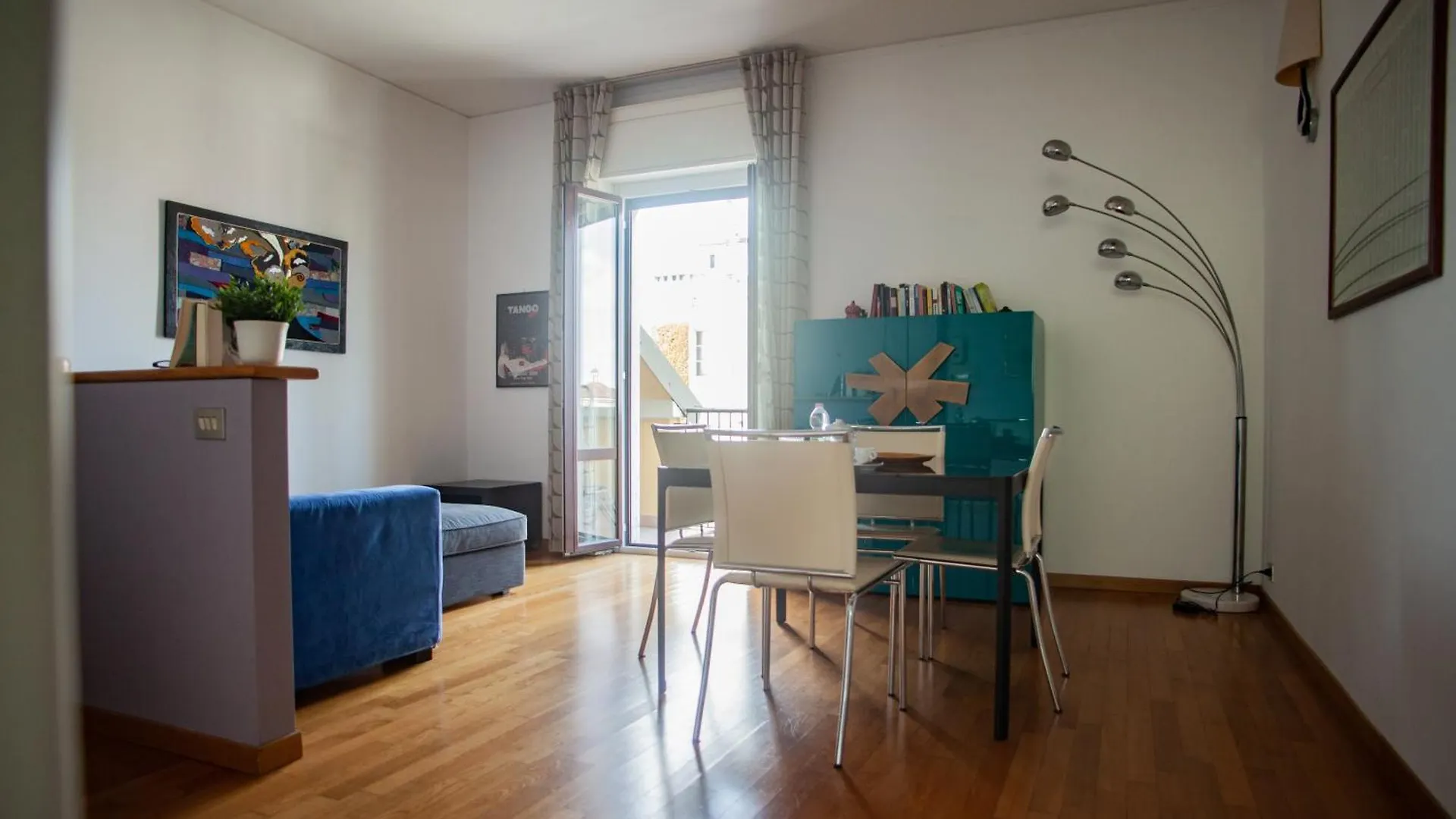 Appartement Experience Milan From A Penthouse 5 Minutes From The Duomo 0*,